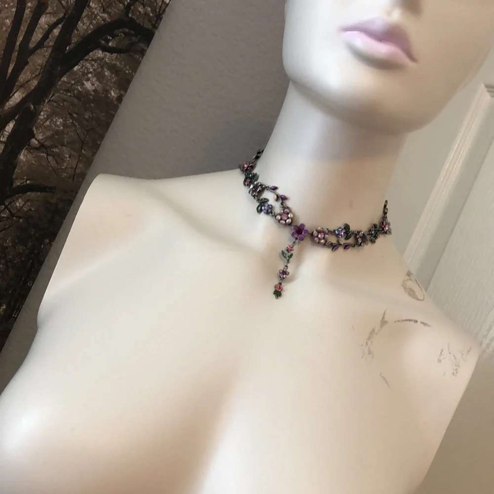 Floral rhinestone choker - Picture 3 of 16